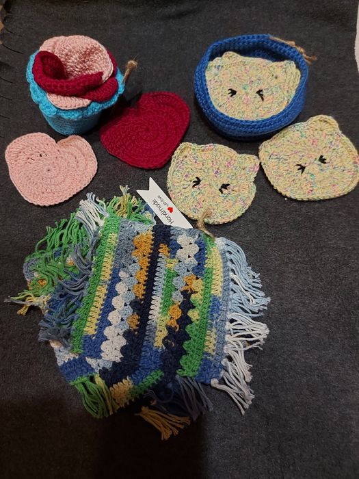 Поставки за чаши