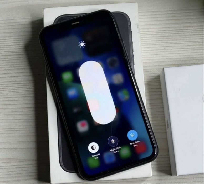 Продам айфон 11