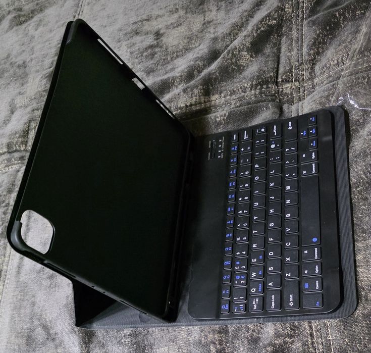 Husă NOUĂ tabletă cu tastatură Bluetooth wireless – compatibilă iOS Android Windows