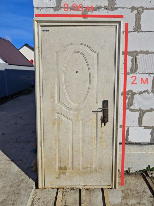 Продам двери входные б/у