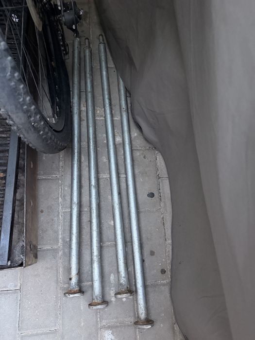 Gratar inox  folosit de 2 ori in stare excelenta . Pentru mai multe detali  sunati  la numarul afisat