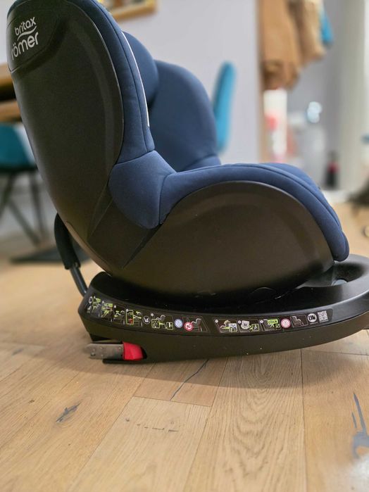 Scaun auto ISOFIX Britax Römer DUALFIX² R – 0–18 kg (rotativ 360°)