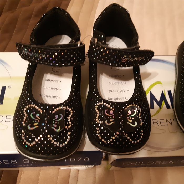 Pantofi PRIMIGI noi pt fetite, marimea 21. Foarte drăguți!