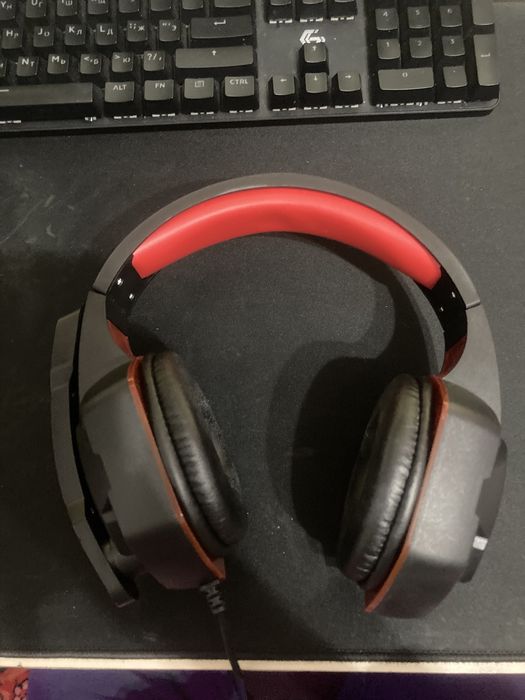 Продам игровые наушники