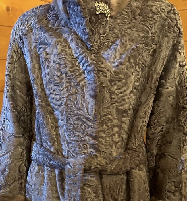 Продам шубу каракуль