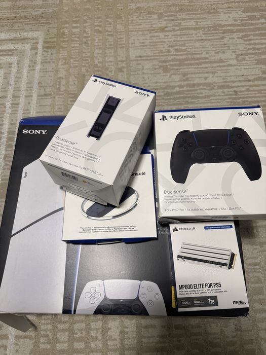 Vand Playstation 5 Slim 2 TB, 2 controllere, FACTURA si GARANTIE!