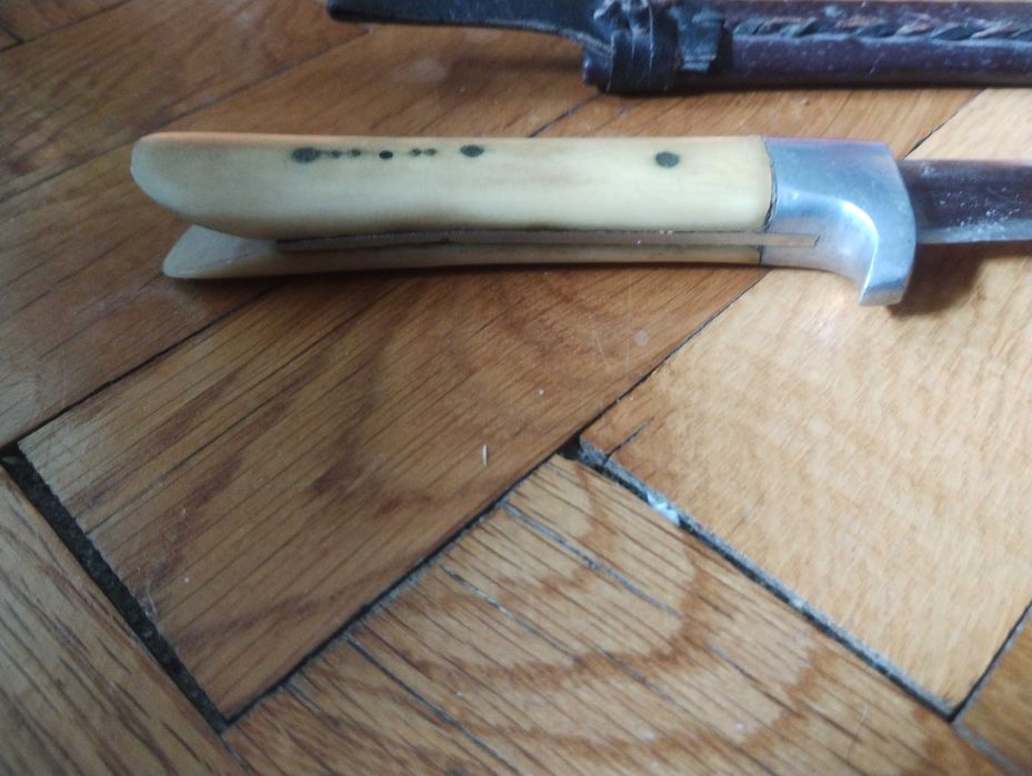 Стар нож с кания