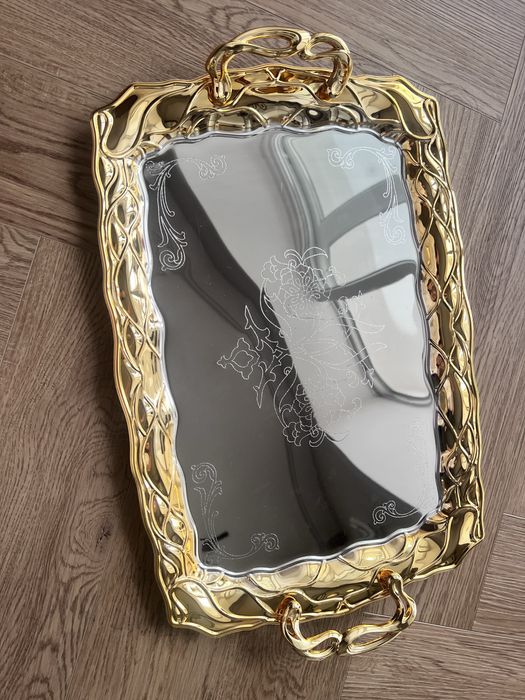 Продам металлический поднос Elamina