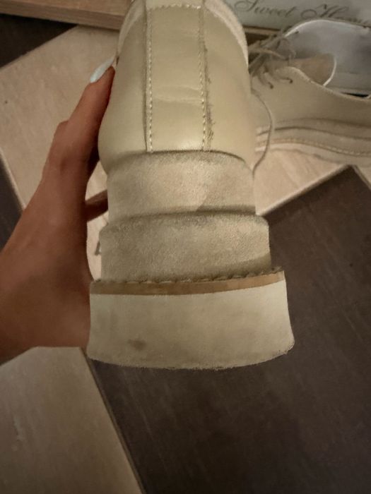 Pantofi din piele naturala
