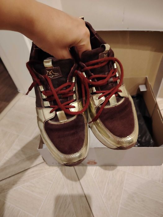 Спортни обувки естествена кожа