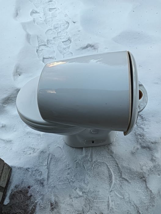 Продам унитаз (б/у)