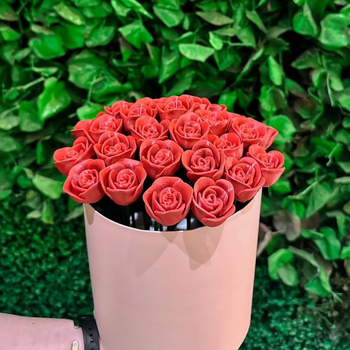 Букет из пластиковых роз в подарок