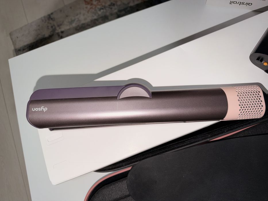 Dyson Airstrait NOU