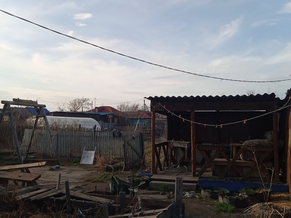 Продам дом. Бревенчатые.в рабочем поселке