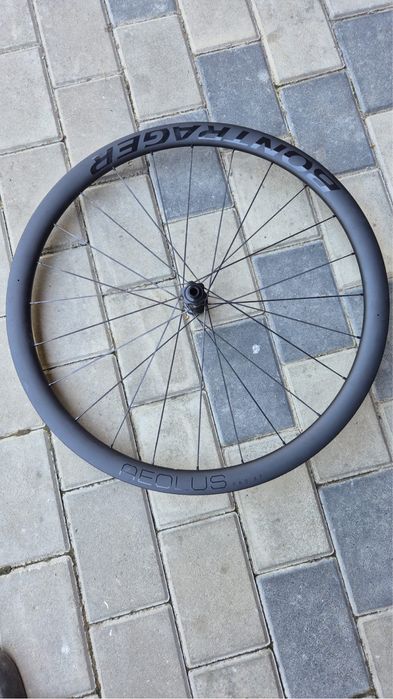 Roata față - Bontrager Aeolus Pro 37 TLR Disc Carbon