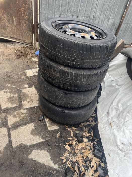Продам шины с диском