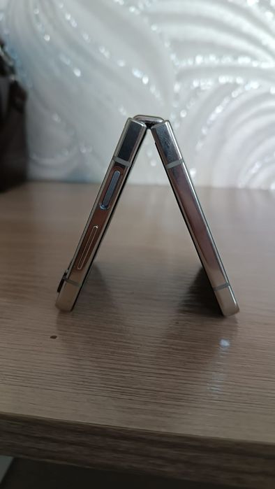 Samsung Z Flip 5 8/256