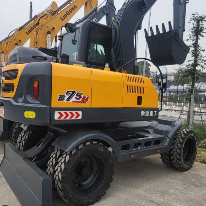 Экскаватор XINYUAN  B75S