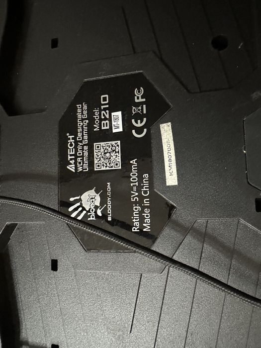 Продам игровые клавиатуры, мышки, коврик.