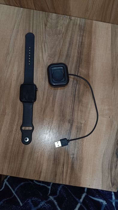 Часы пародия на эплвоч