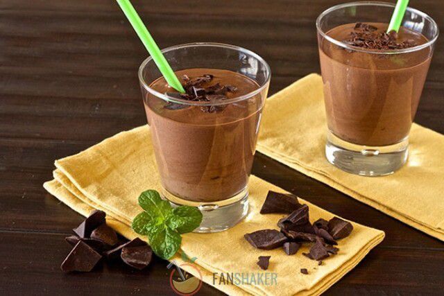 Молочный коктейль, tabbiy suttan tayorlangan kokteyl smeslari zakazga