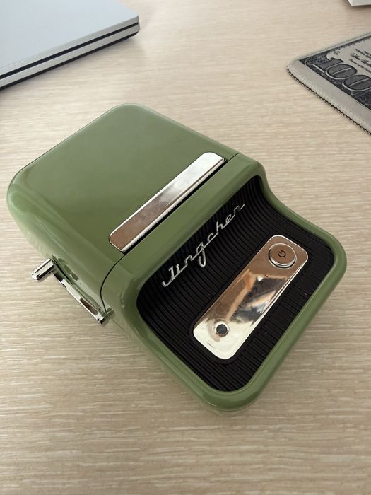 Продам Niimbot B21 мини принтер