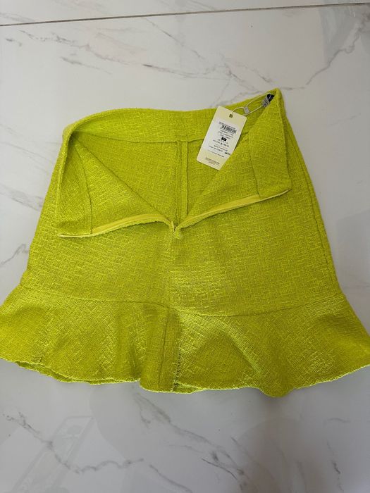 Дамска пола букле нова Mudo