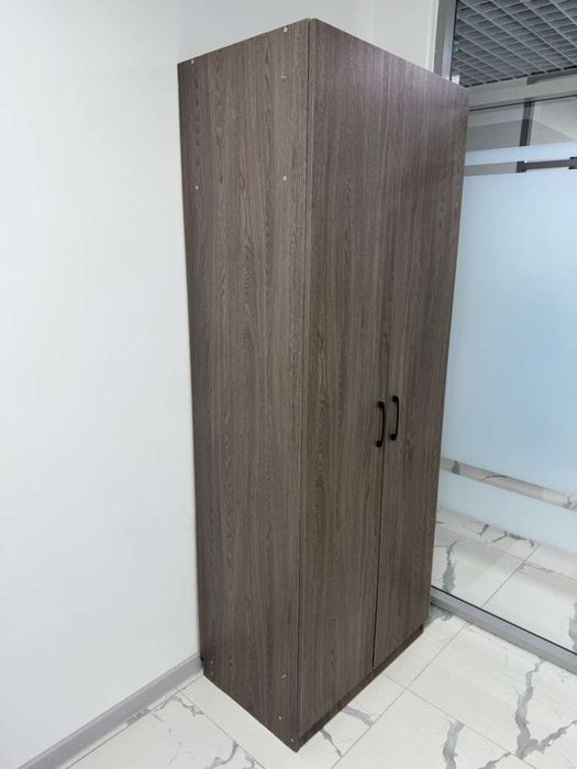 Продам шкаф и стол