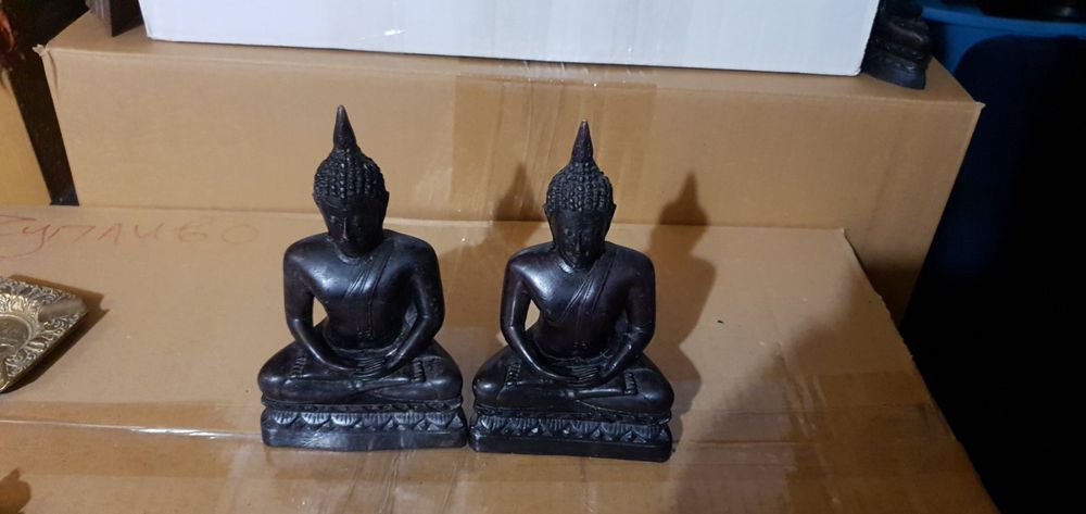 Две статуетки материял полеризин или нещо подобно