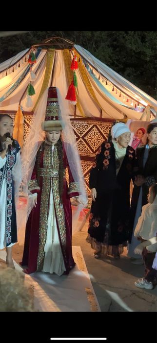 Прокатқа беріледі. Ұзату шапаны мен сәукелесі