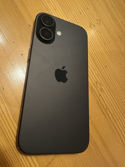 Продам Iphone 16 в идеальном состоянии