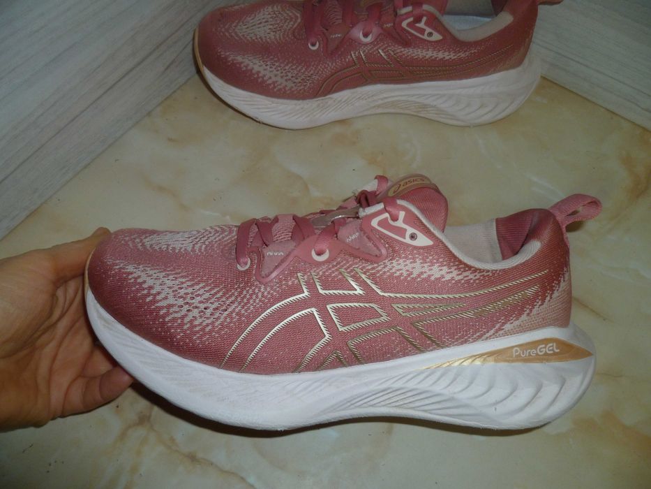 ASICS маратонки №40