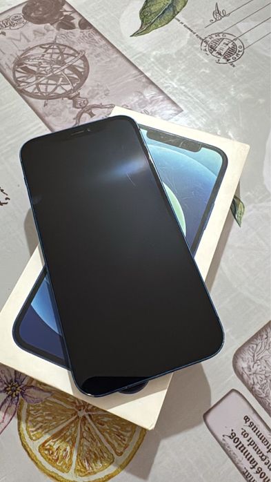 Продается iPhone 12.