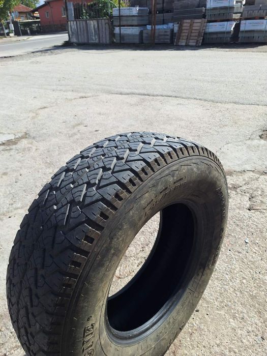 Гуми за джип, запазени