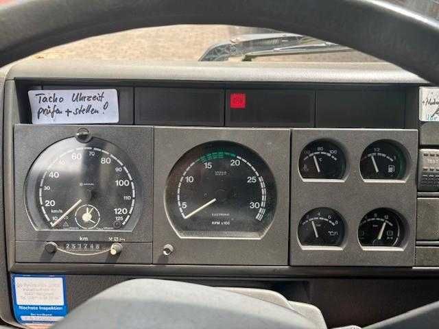 Продавам бордови камион 7т.