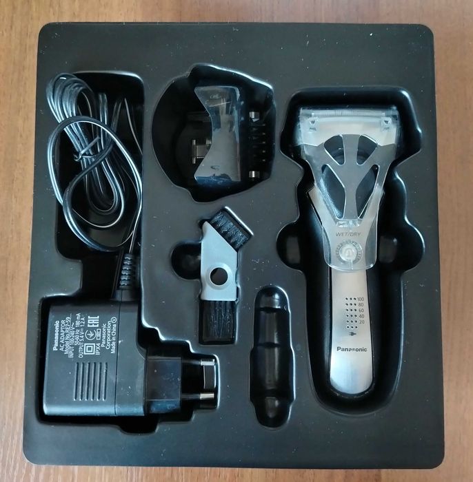 Электробритва Panasonic ES-RT77