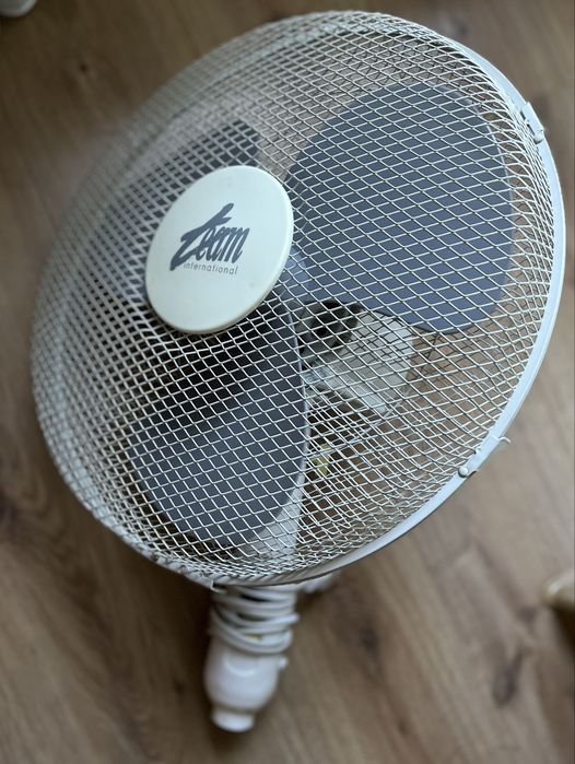 Ventilator pe picior, înalt – 50W, reglabil