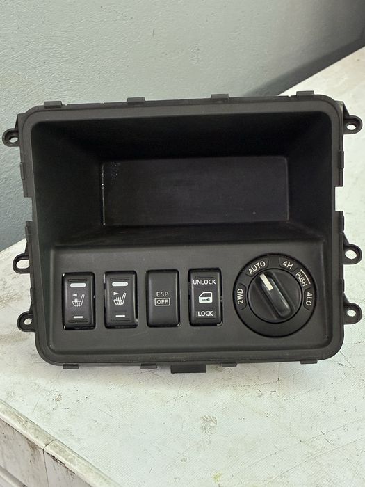 Бутони 4х4 и подгрев Nissan Pathfinder
