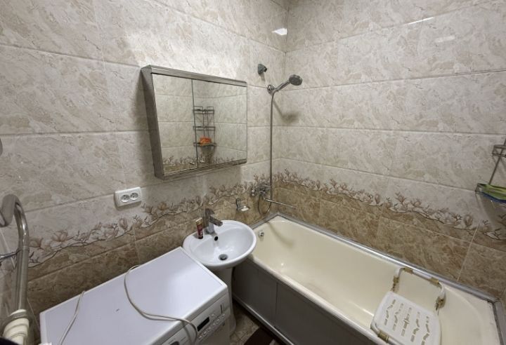 Samarqand darvoza 2 xonali kvartira bor