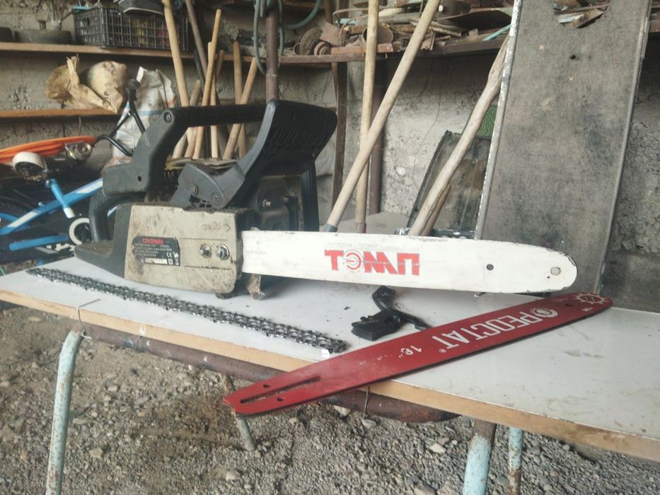 Нерабочая бензопила на запчасти