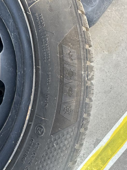 Set 4 anvelope all season 195 / 50 R15 si jante Ford Fiesta