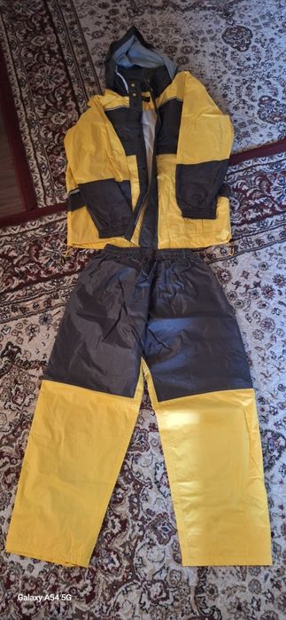 Дождевик пары менен корейский