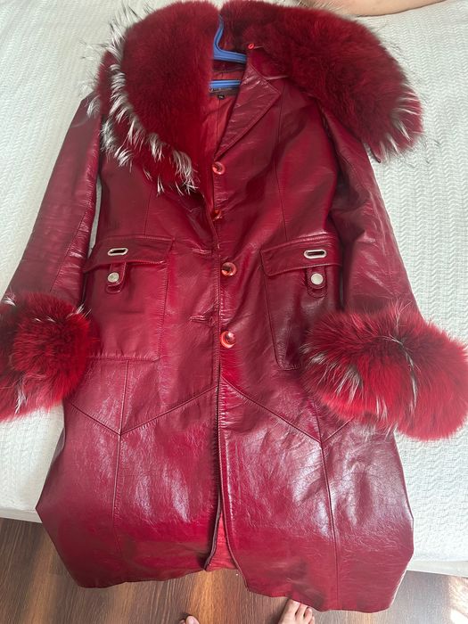 Отдам вещи шуба кожаный плащ