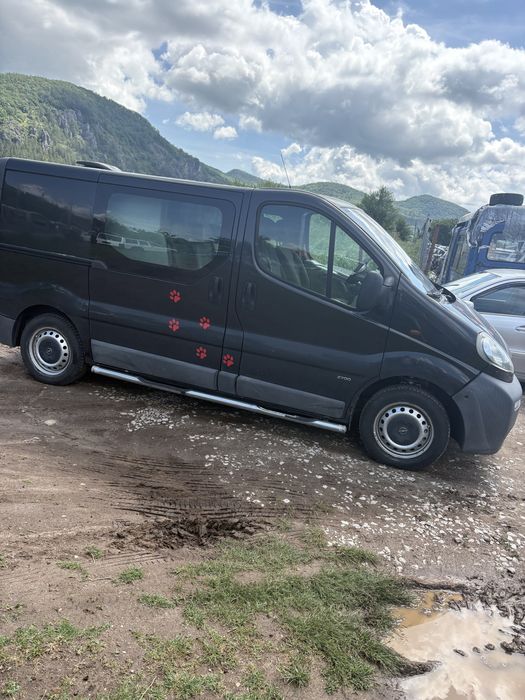 Opel Vivaro 1.9cdti за части