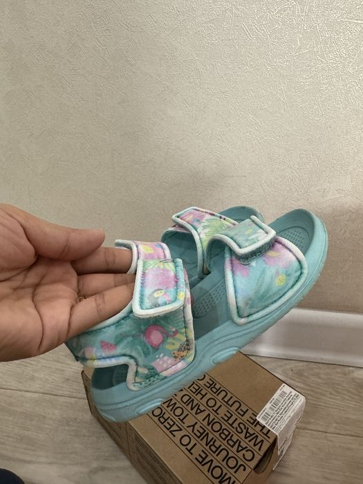 Продам сандали