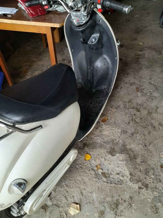 Vind scuter Ebreti