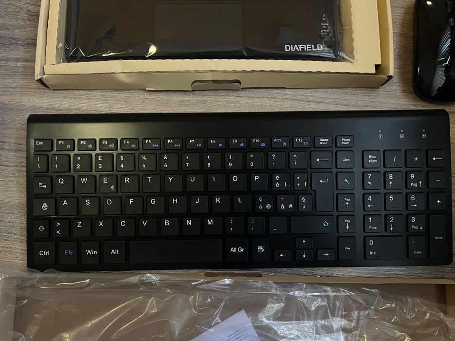 Клавиатура с мишка безжична