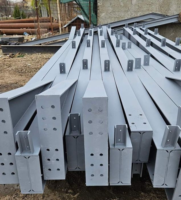 Vand structuri metalice la oferta