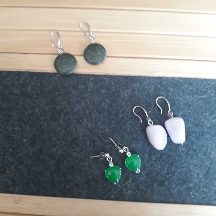 Обеци от естествени камъни