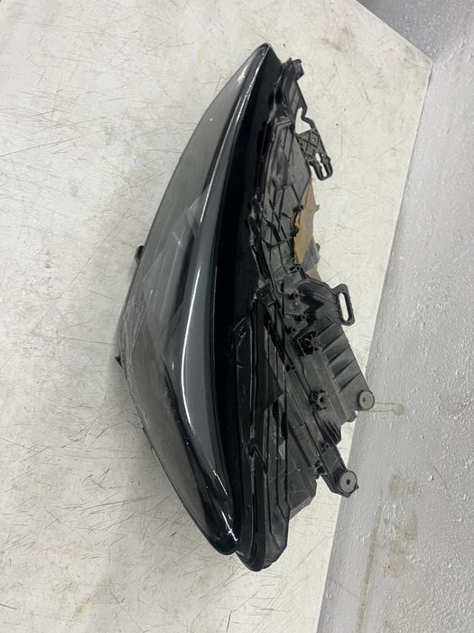 Far stanga seat cupra terramar avariat